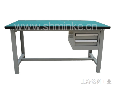 中型工作臺(tái)